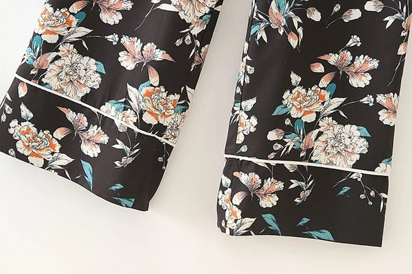 Lillemustri ja kõrge vöökohaga naiste püksid - lai mudel