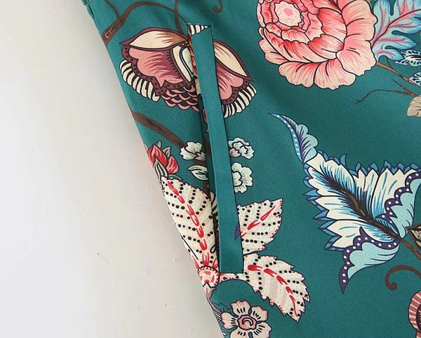 Naiste moodsad lillemustriga püksid - sirge mudel