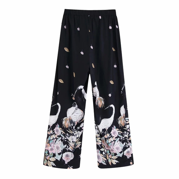 Divatos női nadrág fekete és magas derekú színben