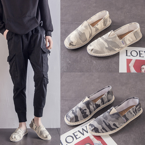 Ανδρικά μοκασίνια καμουφλάζ με επίπεδη σόλα