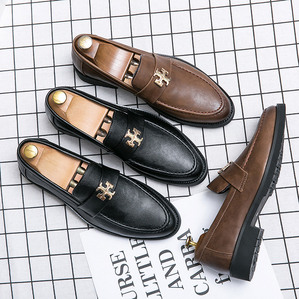 Ανδρικά καθημερινά μοκασίνια με μεταλλική διακόσμηση από οικολογικό δέρμα