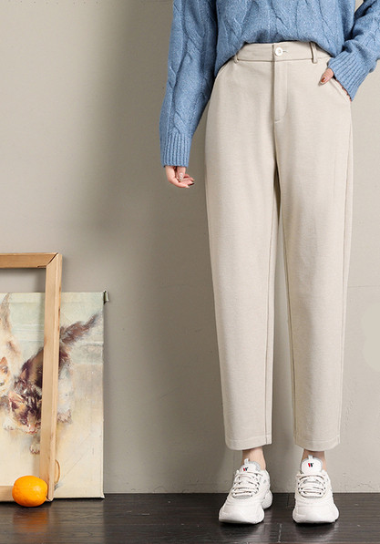 Uus taskutega naiste pükste mudel - lai mudel