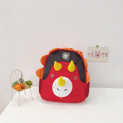 Μοντέρνο παιδικό σακίδιο με τρισδιάστατα στοιχεία κατάλληλαογια αγόρια και κορίτσια