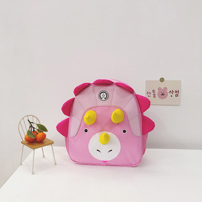 Μοντέρνο παιδικό σακίδιο με τρισδιάστατα στοιχεία κατάλληλαογια αγόρια και κορίτσια