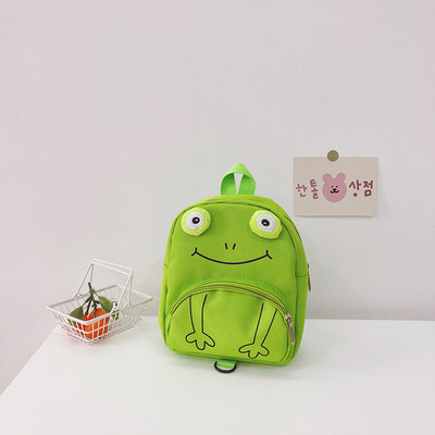 Modern gyerek hátizsák 3D elemekkel és alkalmazással