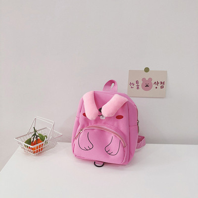 Modern gyerek hátizsák 3D elemekkel és alkalmazással