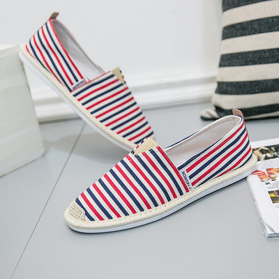 Csíkos férfi mokaszin lapos talppal