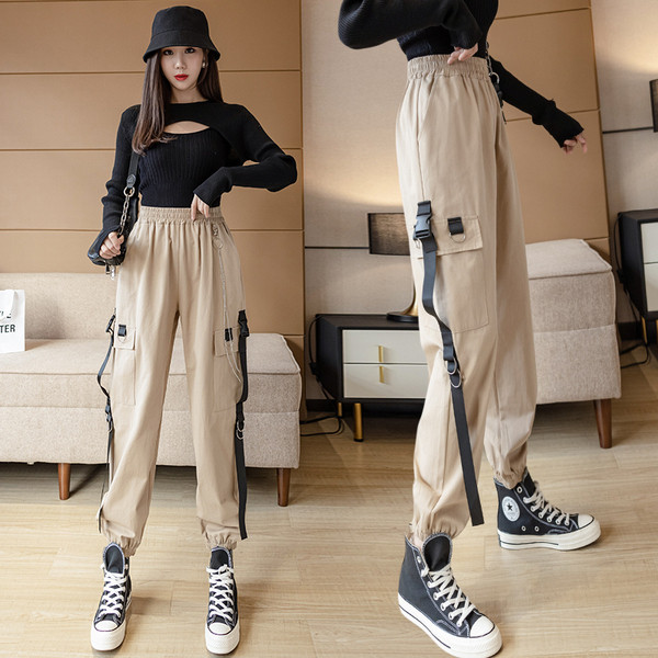 Női sportnadrág zsebekkel - széles modell