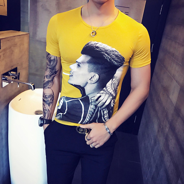 Férfi testre szabott póló mintával