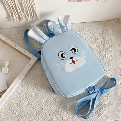 Iskolai hátizsák lányoknak rátéttel és 3D elemekkel