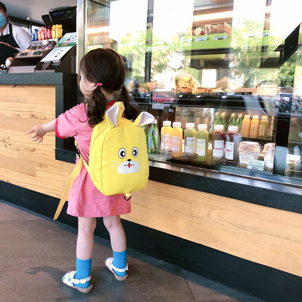 Iskolai hátizsák lányoknak rátéttel és 3D elemekkel