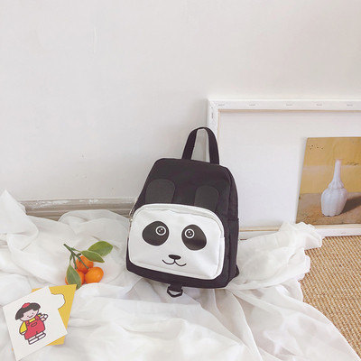 Παιδικό σακίδιο με μπροστινή τσέπη και διάφορες εφαρμογές