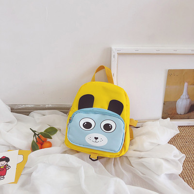 Παιδικό σακίδιο με μπροστινή τσέπη και διάφορες εφαρμογές