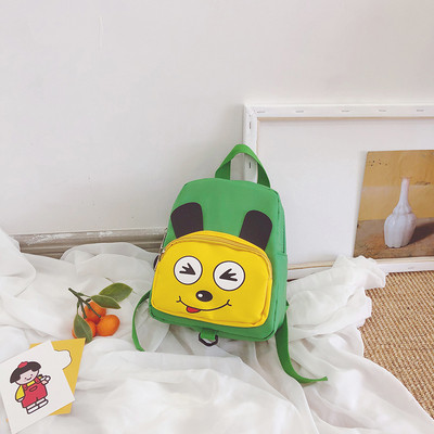 Παιδικό σακίδιο με μπροστινή τσέπη και διάφορες εφαρμογές