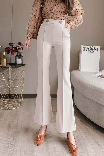Moodsad kõrge vöökoha ja taskutega naistepüksid – valged ja mustad