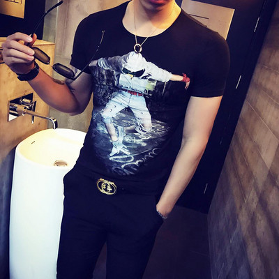 Ανδρικό μπλουζάκι με έγχρωμη εκτύπωση με κοντά μανίκια