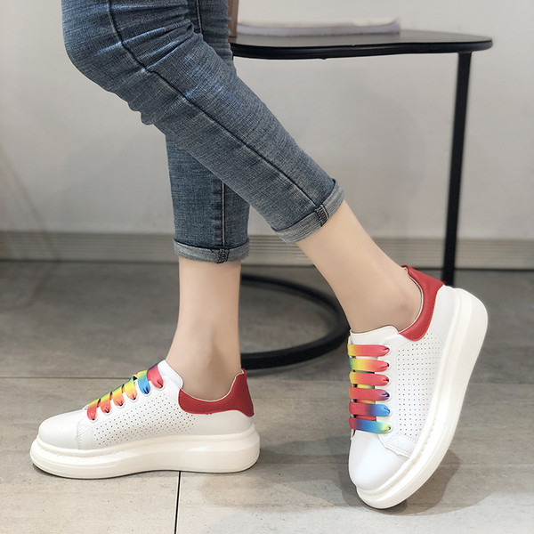 Νέο μοντέλο γυναικεία αθλητικά παπούτσια με χρωματιστούς δεσμούς