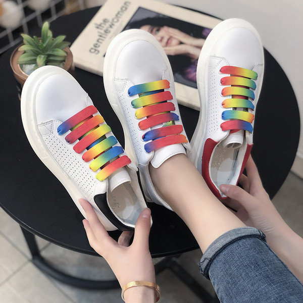 Νέο μοντέλο γυναικεία αθλητικά παπούτσια με χρωματιστούς δεσμούς