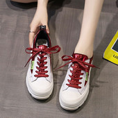 Νέο μοντέλο γυναικεία αθλητικά παπούτσια με επίπεδη σόλα και χρωματιστά κορδόνια