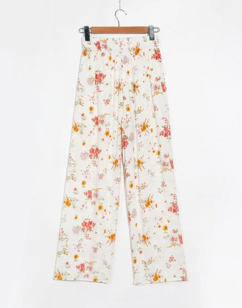 Γυναικείο παντελόνι με λουλούδια και ζώνη στη μέση