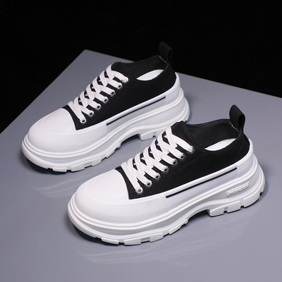 Alkalmi női tornacipő textilből, durva talppal