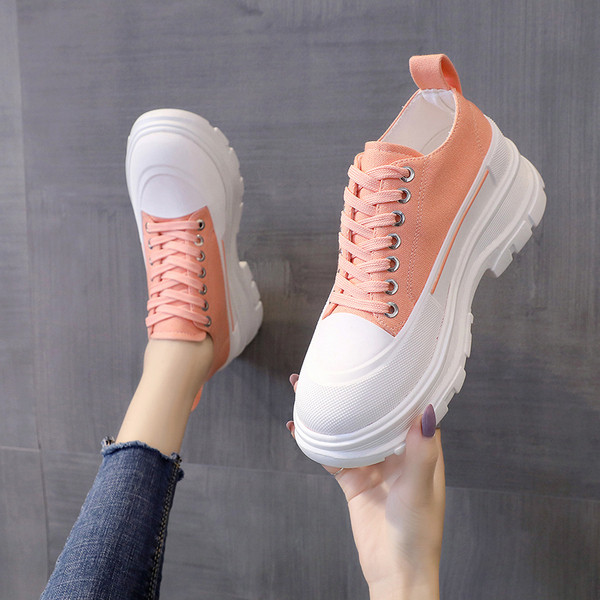 Alkalmi női tornacipő textilből, durva talppal