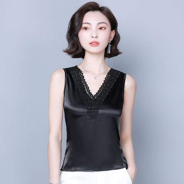 Κομψή γυναικεία αμάνικο μπλούζα με δαντέλα και ντεκολτέ 