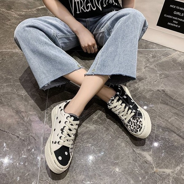 Γυναικεία casual αλητικά παπούτσια πουά με επίπεδη σόλα 