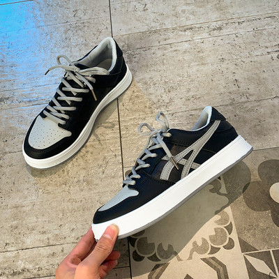 Γυναικεία casual αθλητικά παπούτσια με επίπεδη σόλα - δύο μοντέλα