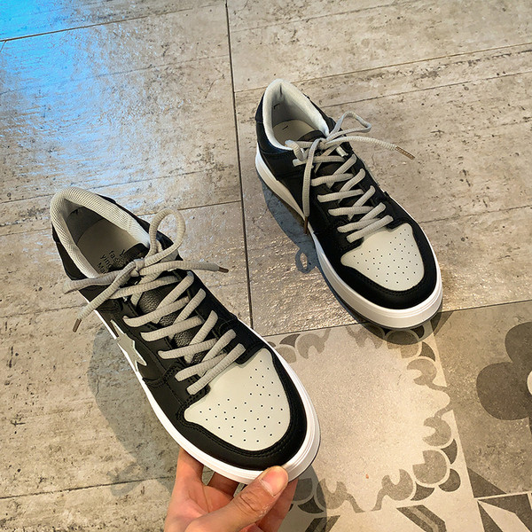 Γυναικεία casual αθλητικά παπούτσια με επίπεδη σόλα - δύο μοντέλα