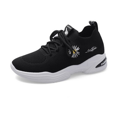 Női alkalmi tornacipő hímzéssel