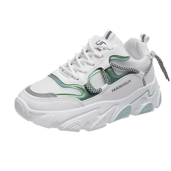 Σπορ αναπνεόμενα γυναικεία παπούτσια με τραχιά σόλα