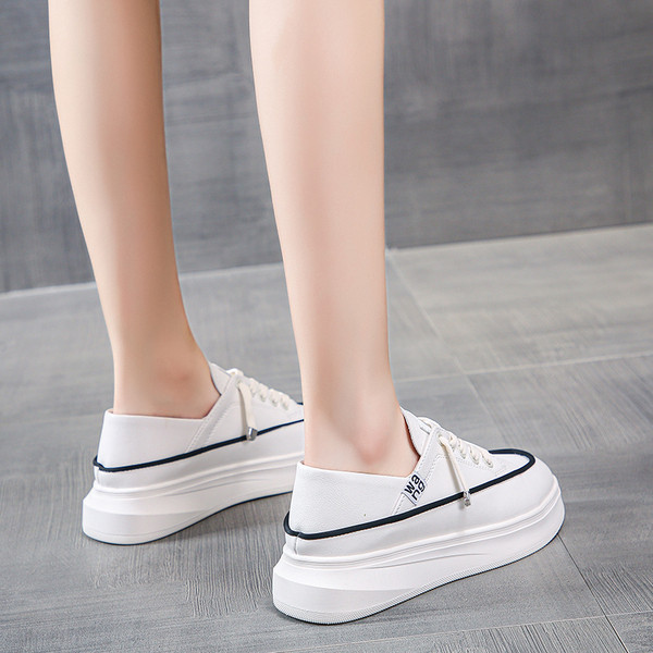 Νέο μοντέλο γυναικεία αθλητικά παπούτσια από οικολογικό δέρμα με κορδόνια