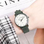 Öko-seemisnahast ümara kujuga naiste käekell