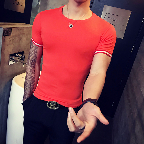 Ανδρικό μπλουζάκι σλιμ μοντέλο με κοντά μανίκια