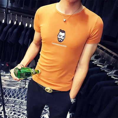 Férfi pólóhoz simuló modell rövid ujjú, rátéttel