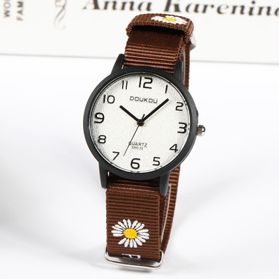 Γυναικείο ρολόι με υφασμάτινο λουρί και μαργαρίτα