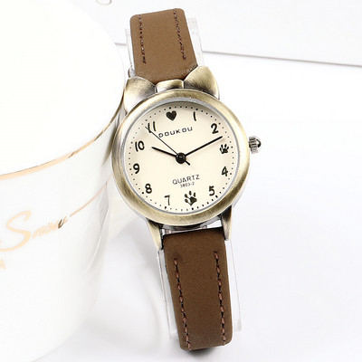 Γυναικείο ρολόι με μεταλλικό στοιχείο 3D και λεπτό λουράκι από οικολογικό σουέτ