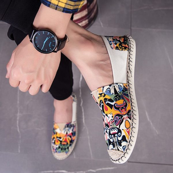 Új férfi mokaszin modell színes nyomtatással és lapos talppal