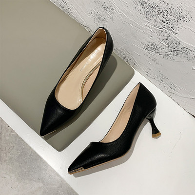 Κομψά γυναικεία παπούτσια από οικολογικό δέρμα με τακούνι 6 cm