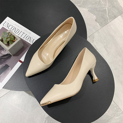 Κομψά γυναικεία παπούτσια από οικολογικό δέρμα με τακούνι 6 cm