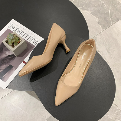 Κομψά γυναικεία παπούτσια από οικολογικό δέρμα με τακούνι 6 cm