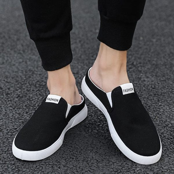 Ανδρικά μοκασίνια με επιγραφή και επίπεδη σόλα