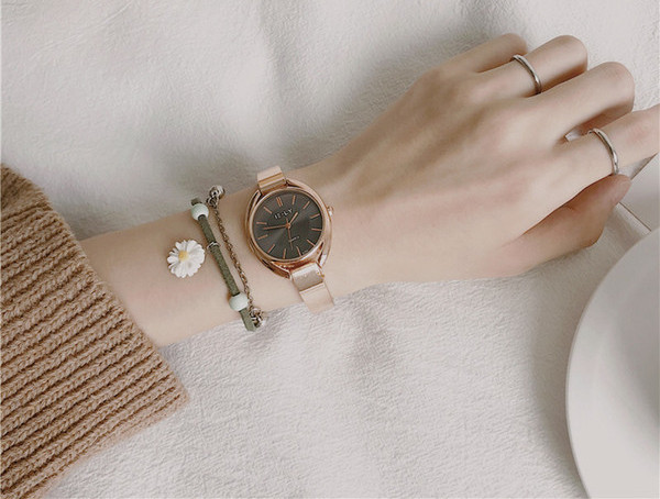 Új modell női karóra eco bőr lánccal