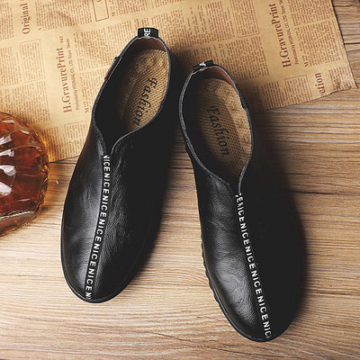 Ανδρικά έκο δερμάτινα μοκασίνια με επιγραφή και επίπεδη σόλα