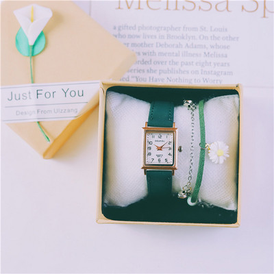 Καθημερινό γυναικείο ρολόι με δερμάτινο λουράκι