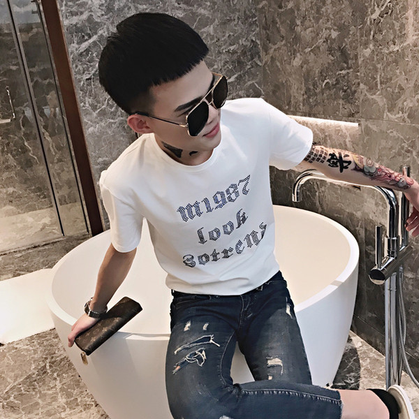 Nyári póló rövid ujjal és feliratokkal