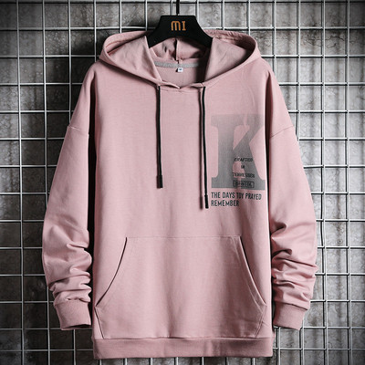 Kapuutsiga ja lipsudega meeste pluus