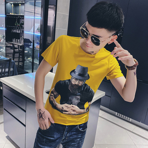 Suvine aplikatsiooni ja lühikeste varrukatega T-särk