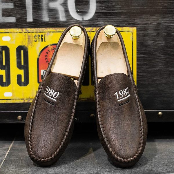 Ανδρικά μοκασίνια από δέρμα σε μαύρο και καφέ χρώμα και επίπεδη σόλα